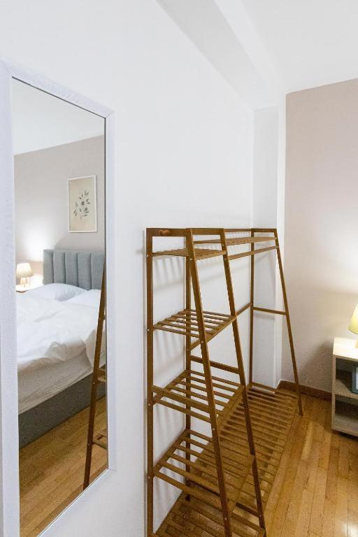 Light-2 Lovely Apartment In Тирана Екстериор снимка