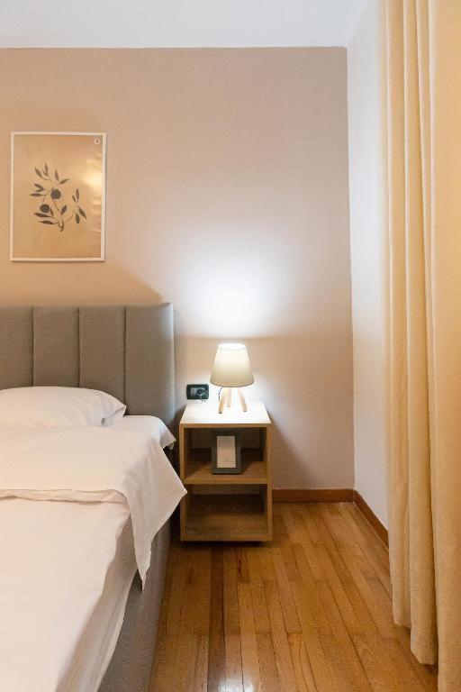 Light-2 Lovely Apartment In Тирана Екстериор снимка